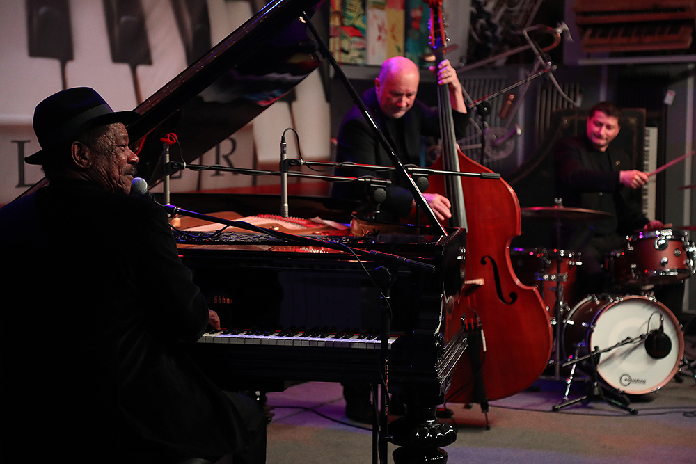 JazzClub - Stanley Breckenridge Trio